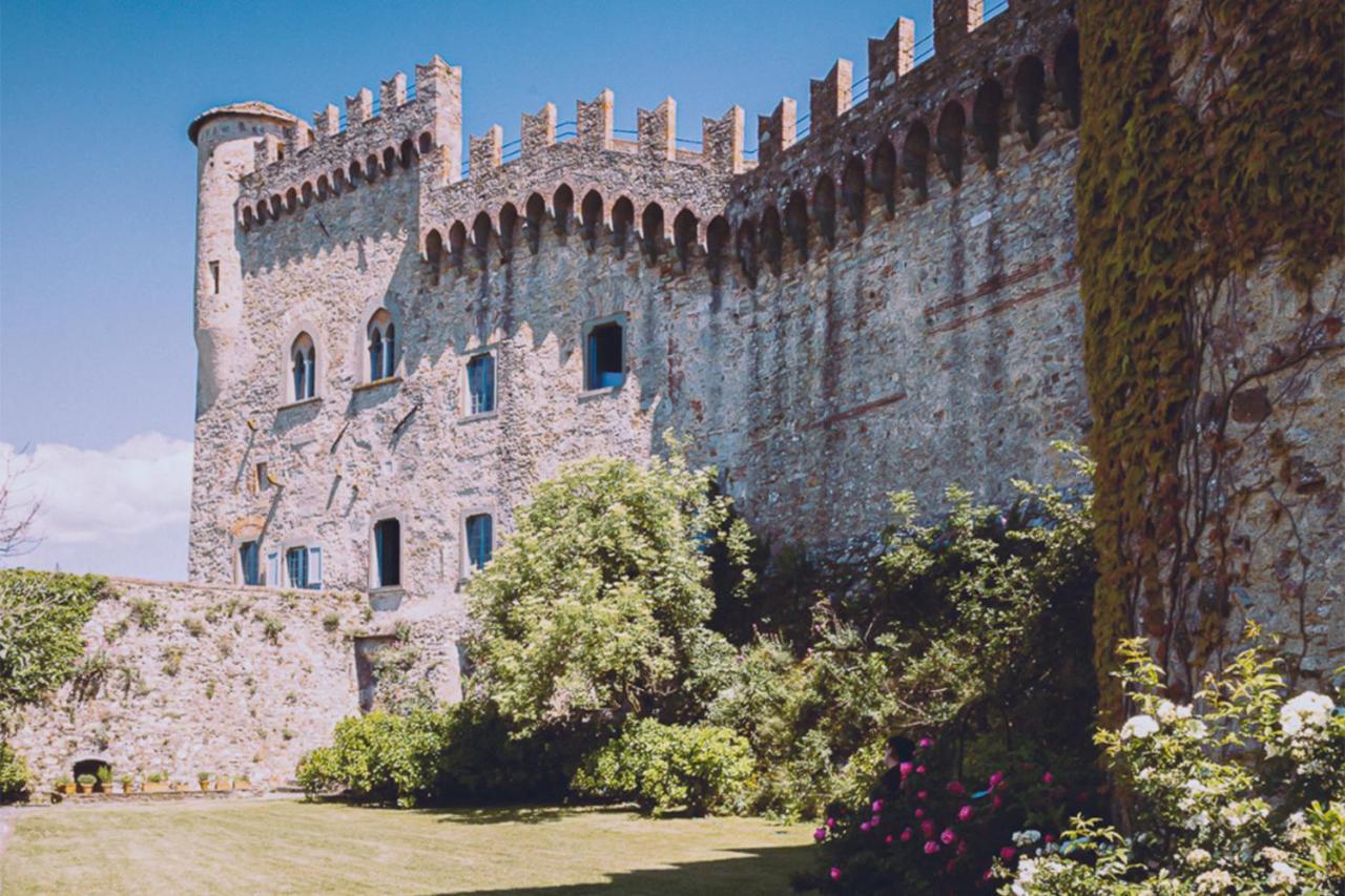 Castello Malaspina Di Fosdinovo Hotel Bagian luar foto