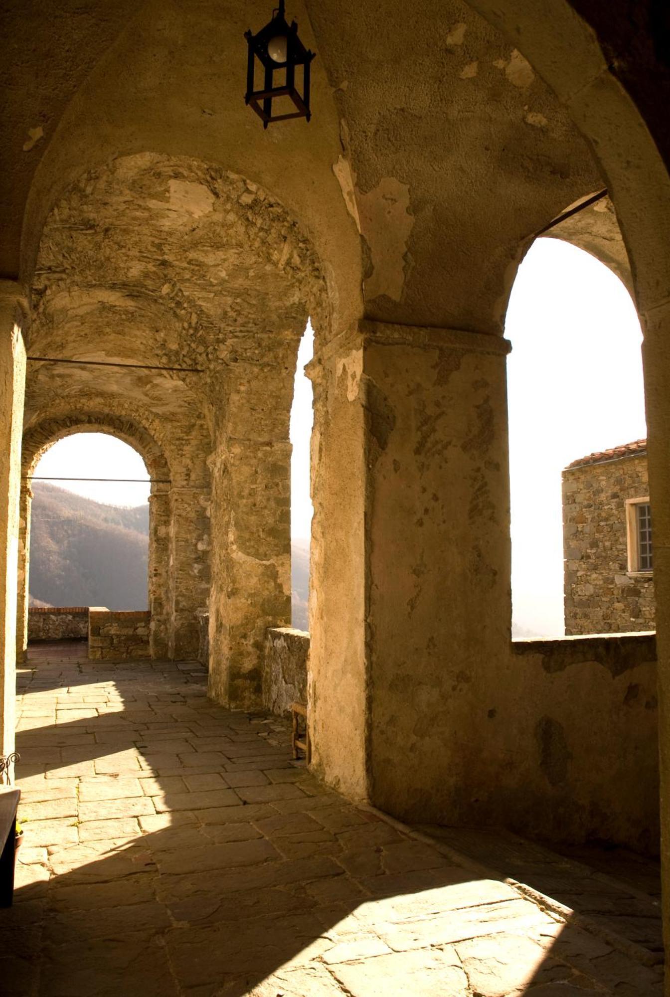 Castello Malaspina Di Fosdinovo Hotel Bagian luar foto