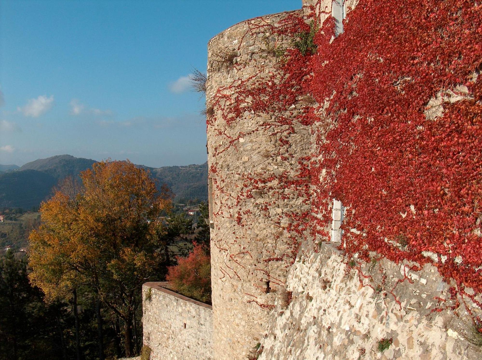 Castello Malaspina Di Fosdinovo Hotel Bagian luar foto