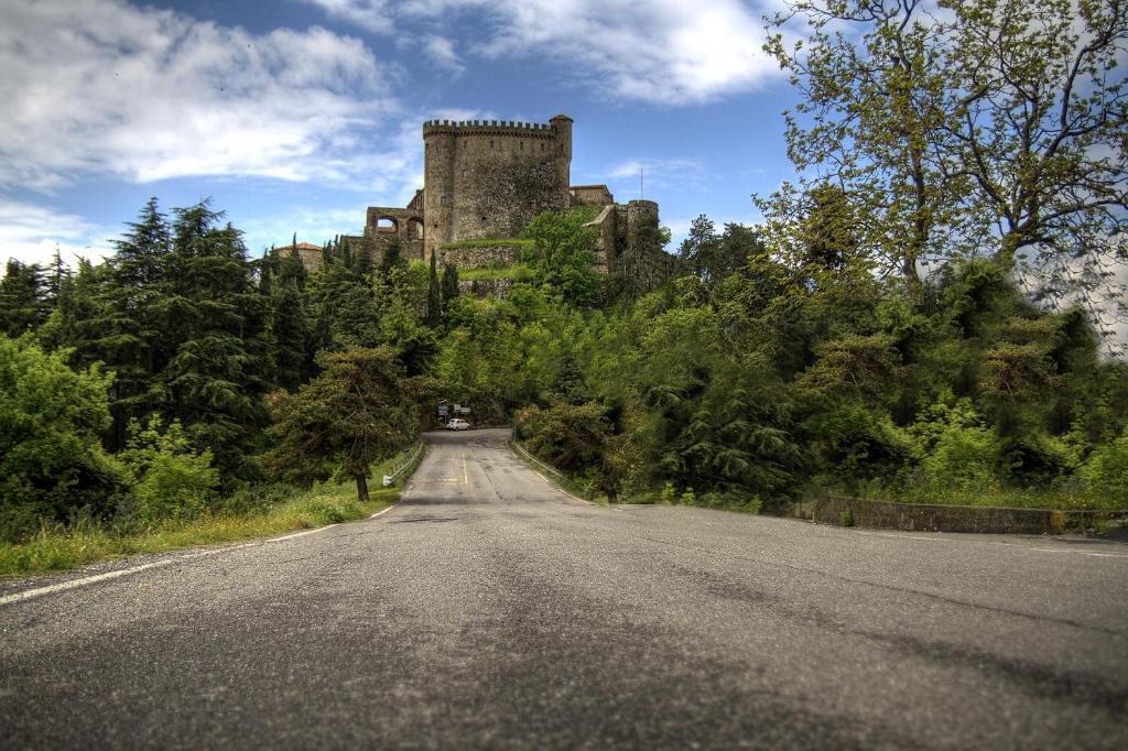 Castello Malaspina Di Fosdinovo Hotel Bagian luar foto